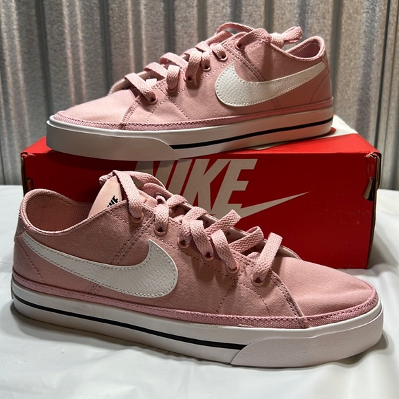 Nike Shoes - Nike Women’s Court Legacy Size 8.5 NEW